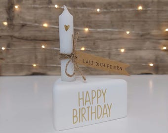 Een fluitje van een cent: "Gefeliciteerd met je verjaardag" of "Pustekuchen" (een Duitse uitdrukking die "een fluitje van een cent" betekent).