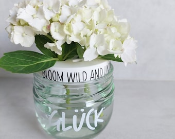 Flower saver gift set with inscription "bloom wild and untamed"