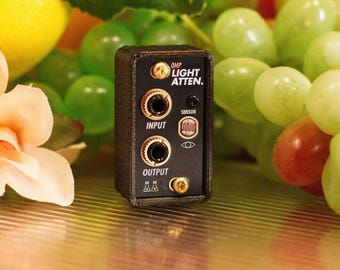 Light Attenuator - 0hp / 1U 4hp - Passive light-based modulation utility