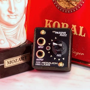 Passive Fuzz - 0hp / 7hp 1U - Diode fuzz distortion