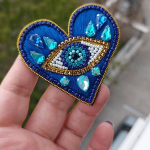 Evil Eye Brooch,Beaded Heart Evil Eye Pin, Amulet Jewelry, Embroidery Nazar Pin,Blue Charm Accessory, Handmade Gift, Gift for Mother's Day