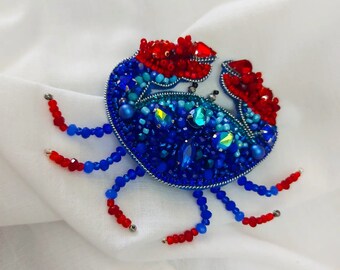 ビーズのカニのブローチ、海のカニのピン、彼女への贈り物、刺繍の金の