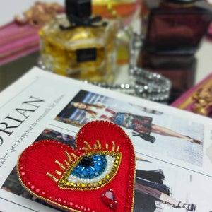 Evil Eye Heart Brooch,Embroidered evil eye brooch,Beaded Red heart pin,Red evil eye pin Handmade,Heart pin,Gift for Valentine&#39;s Day,Gift mom
