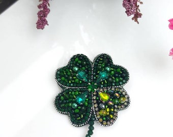 Perlen Brosche Kleeblatt: St Patrick's Day Anstecknadel