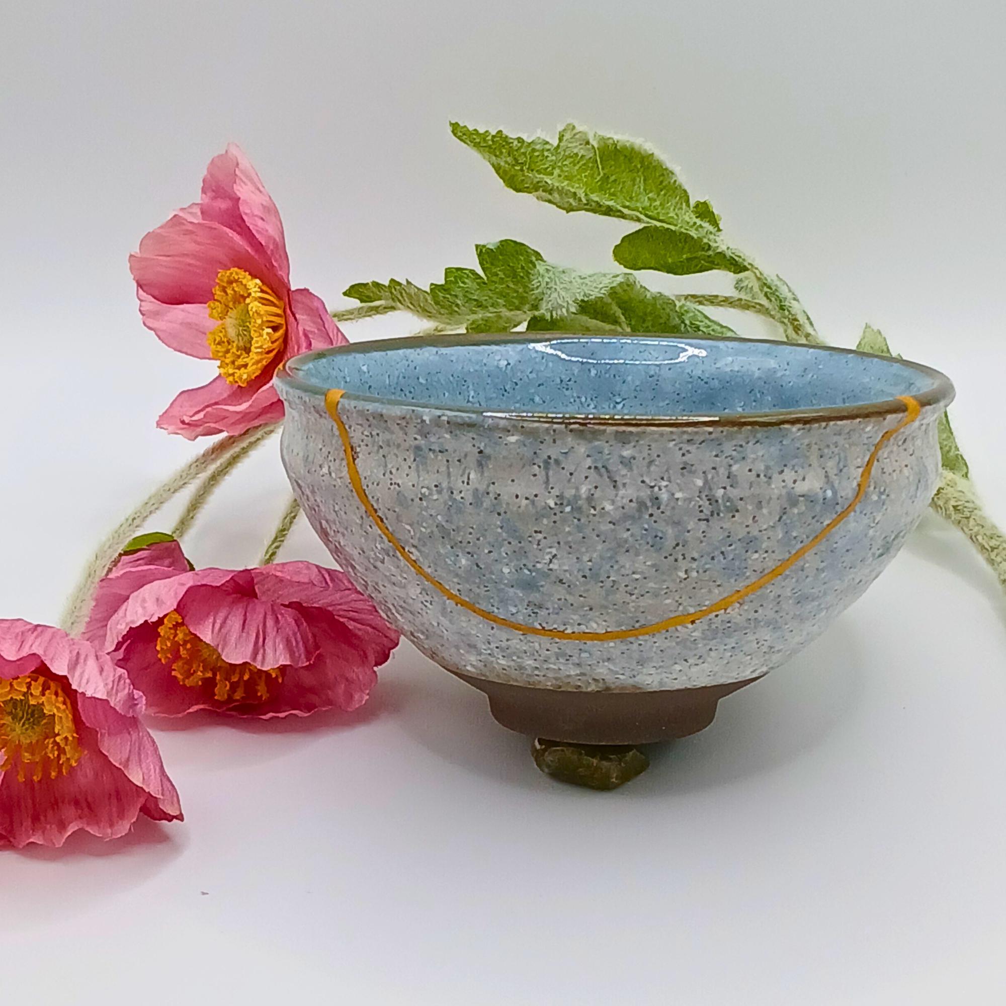 金継ぎ済み　抹茶茶碗-24 24金金継ぎ抹茶碗：食品に安全な陶器製茶碗 - Etsy 日本