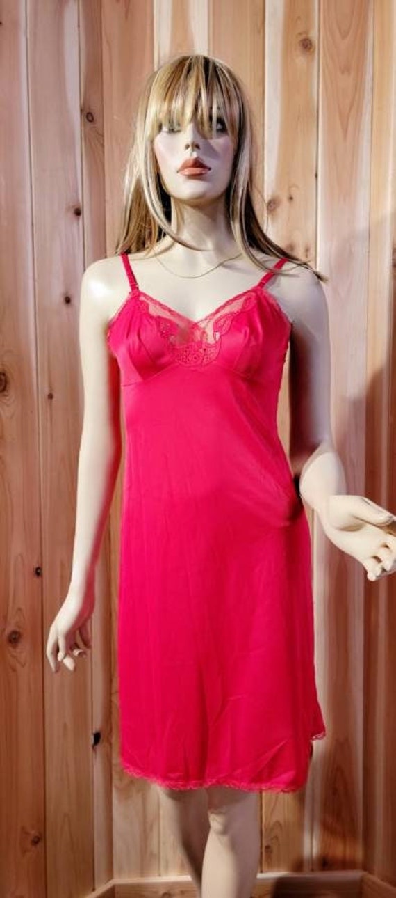 Vanity Fair ~ Full Slip ~ Nylon Slip ~ Red Nylon S