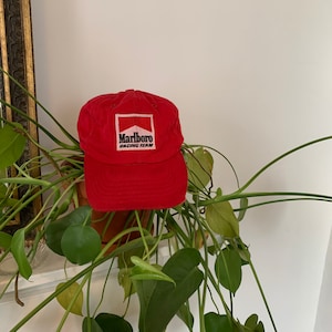 Casquette Vintage Marlboro - Rouge Avec Logo - Taille Réglable - Coton - Style Rétro Années 80/90