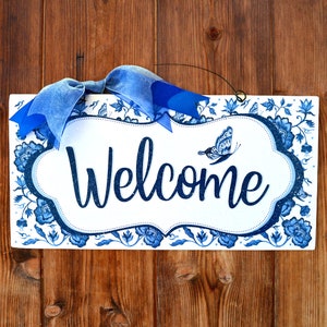 Chinoiserie pattern Welcome sign.