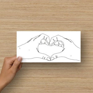 Cartolina illustrata con le mani del cuore personalizzabile