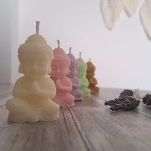 Buddhaförmige Kerze aus Sojawachs oder Bienenwachs