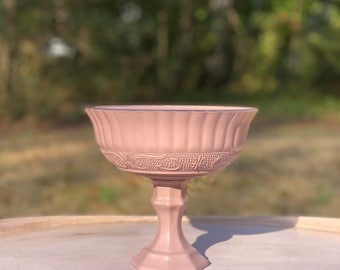 Bol à compote rose poudré, vase à compote rose poudré, vase sur pied, pièce maîtresse de mariage, pièce maîtresse florale, décoration florale, décoration de mariage, douche nuptiale