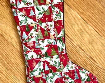 Calcetín navideño hecho a mano con patchwork acolchado: reverso de terciopelo verde