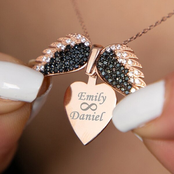 Name necklace with angel wings Clearance