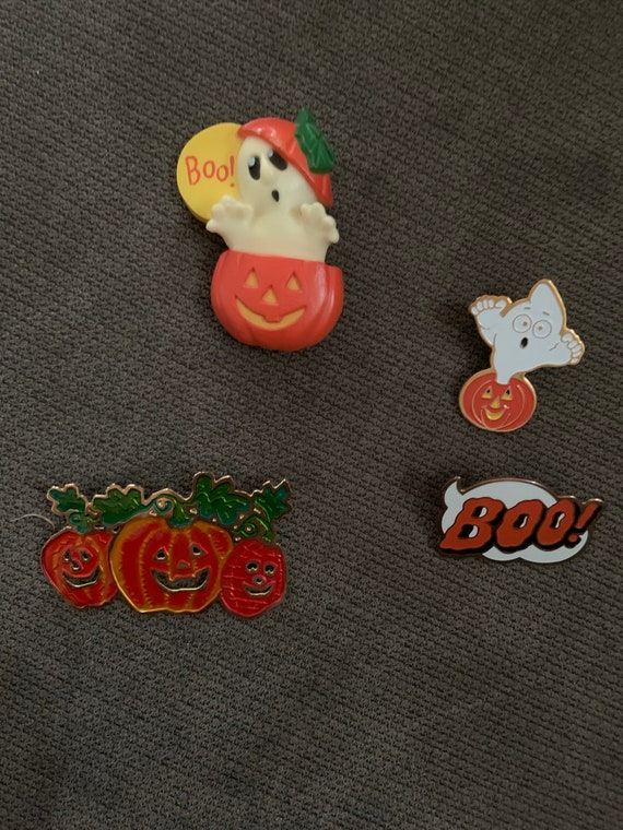 Vintage halloween pins - Gem