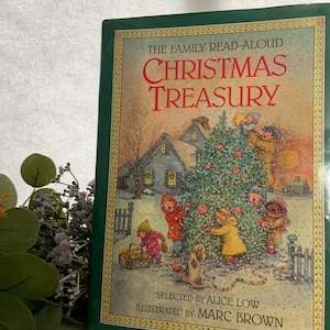 Vintage Book, The Family Read-aloud Christmas Treasury, Count down to Xmas Tales