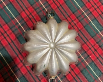 Vintage Scalloped Aluminum Baking Pan 7 Inch Mid Century Mold