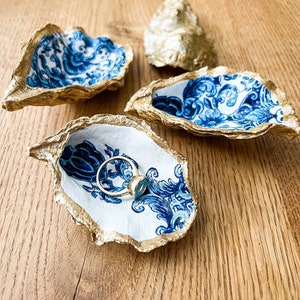 Oyster shell decoupage