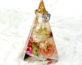 Wedding Bouquet Resin Ring Holder: Preserved Floral Keepsake