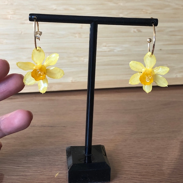 Daffodil flower hoop earring 14k real flower earrings