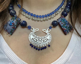 Collier en agate bleu foncé