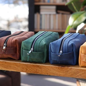 Borsa cosmetica in pelle - Kit da toilette fatto a mano per uomo e donna, elegante organizer per articoli da toeletta e regalo di viaggio perfetto
