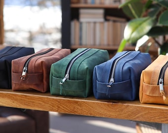 Cavaro – Personalized Leather Dopp Kit | Handmade Full-Grain Toiletry Bag | Unisex Travel Organizer | Gift for Him & Her | Corporate Gift