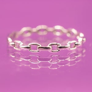 14K White Gold Chain Ring: Dainty Oval Link, Size 7