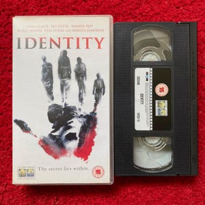 Identity VHS-video (2003) C8223498 / Horror VHS-videoband / Horrorvideo / Vintage VHS / John Cusack