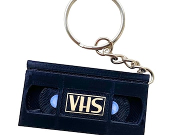Mini-Schlüsselanhänger mit VHS-Logo / Horror-VHS-Schlüsselanhänger / Horror-Geschenk / Schlüsselanhänger-Geschenk / Film-Schlüsselanhänger