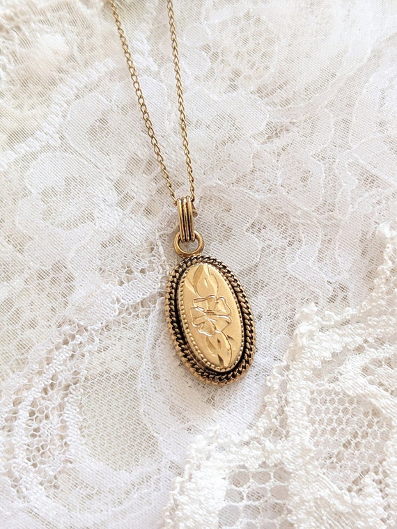 Vintage Gold Filled Etch Floral Necklace - image 1