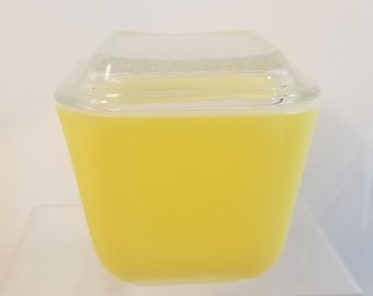 Recipiente para refrigerador Pyrex 501-B amarillo antiguo de 1 1/2 taza con tapa de vidrio 501-C EUC