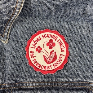 Damen nähen Kreis historischen Patch | Bügelbild Patch | Anstecker für Taschen, Jeans, Jacken, Weste oder einfach zum ausstellen | 8,3 cm