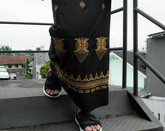 Embroidered Men's Cotton Sarong: Indonesian Beach Wrap