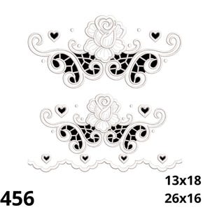 Può includere: Design in pizzo bianco ricamato con due motivi floreali e a forma di cuore. Il design include una rosa, cuori e un bordo smerlato. L'immagine include anche i numeri "456" e le dimensioni "13x18" e "26x16" in cm.