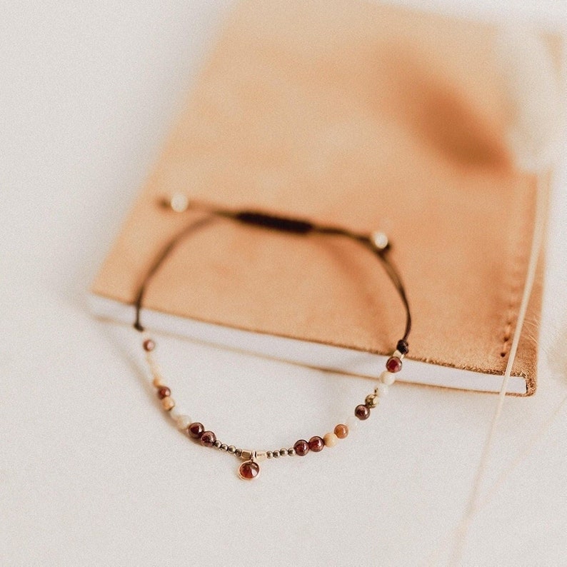 Genuine garnet bracelet, Dainty garnet charm bracelet with agate beads, January birthstone bracelet for her, Vintage garnet jewelry gift image 4