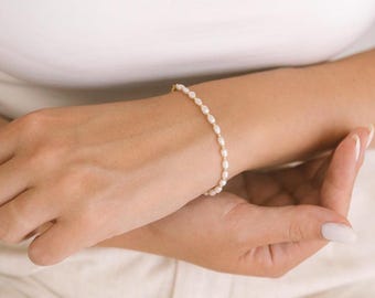Dainty Pearl Bracelet, Freshwater Gold Beaded Bracelet, Tiny Real Pearl Jewelry, Classic Gift for Bride