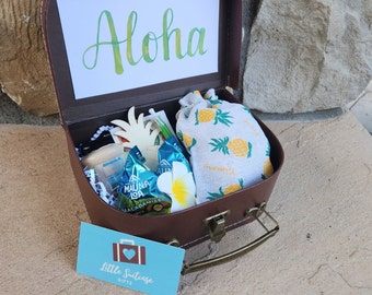Little Luau Box – Hawaiian Themed Party Favor & Tropical Gift Set, Mele Kalikimaka