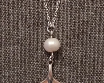 18" Freshwater Pearl & Whale Tail Drop Necklace (925 Silver plated), Genuine Freshwater Pearl. Simple Style.