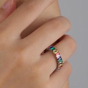 18K Rainbow Baguette Ring aus 925 Sterling Silber mit Bunten Regenbogen Steinen Damen Ringe Eternity Ewigkeit Schmuck in Juwelierqualität Bild 1