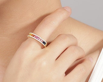 Halb-Regenbogen Ring aus 925 Sterling Silber umrahmt von glitzernden Zirkonia Steinen, Damenring mit Bunten Steinchen für Frauen und Damen