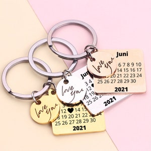 Keychain heart day calendar with elegant date engraving personalized for the anniversary I love you Valentine's Day gift for him & her