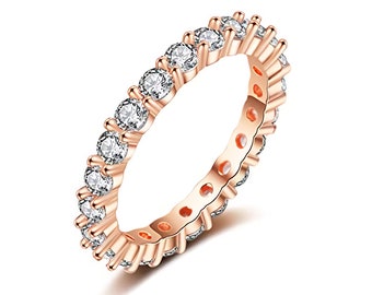 Eternity Ring Deluxe aus 925 Sterling Silber mit Zirkonia Kristallen Damenring in Silber, Gold und Rosegold für Damen und Frauen mit Steinen