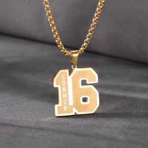Colgante de número chapado en oro de 18 quilates con cadena tipo rolo, collar con número deportivo para niños, colgante de la suerte personalizado, regalo para equipo deportivo escolar