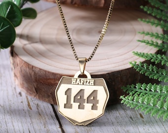 Pingente gravado com número de motocross de corrida com nome personalizado, pingente personalizado de placa de moto de terra, colar de motocicleta, joias com nome
