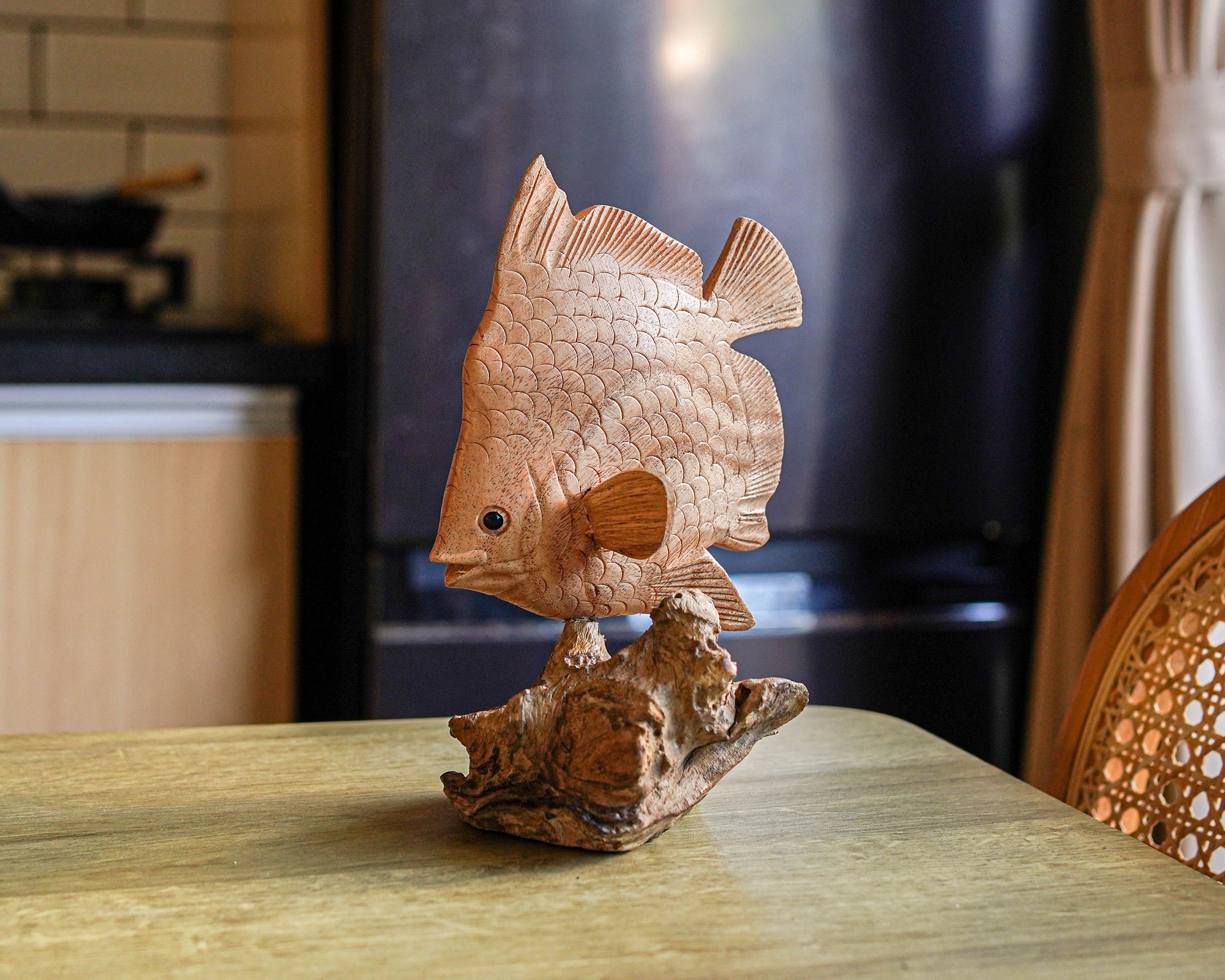 木製の魚の像 8インチ / 20 cm、テーブル装飾、テーブル像、自然彫刻