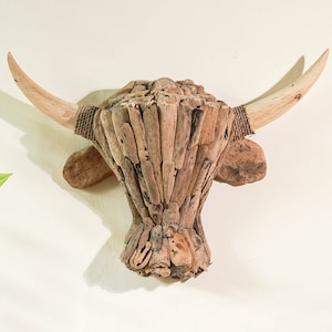 Drift Wood Bull Head, Bull Figurine, Driftwood Heart, Wall Decoration, Wall Art, New Home Decor, Living Room, Housewarming, Birthday Gift