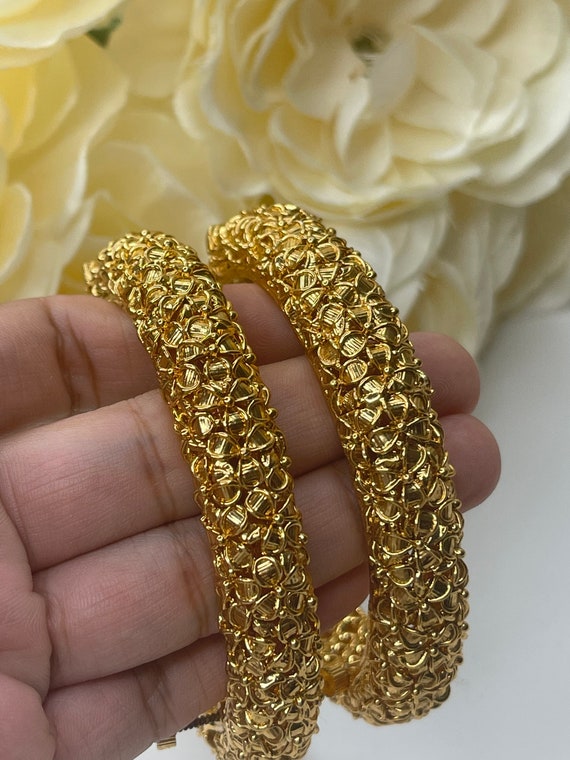 Kundan bangles best sale gold