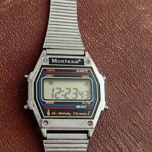 Vintage digitalklocka från Montana, 1980-talet. Levereras med originalarmband. Alla funktioner är funktionella.