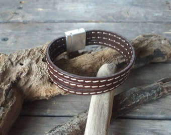 BRACELET Hommes cuir marron, bracelet de créateur, bijoux en cuir,bracelet sur mesure, Cuir de qualité,jewelry, leather bracelet,magnéticic.