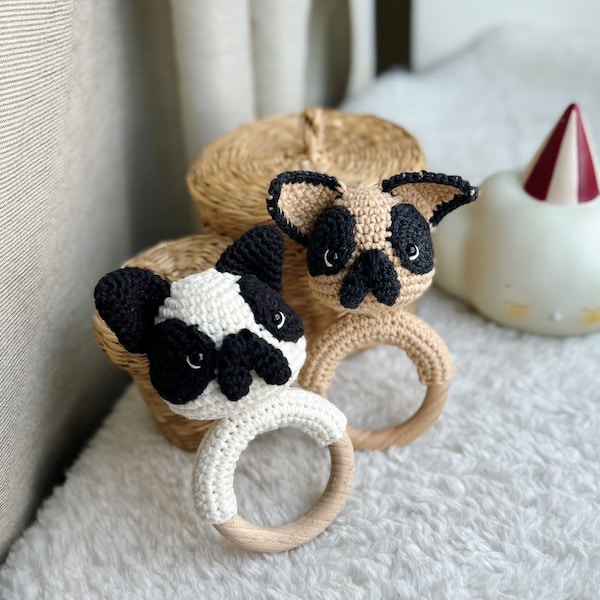 Hochet au crochet, Hochet bouledogue mignon, jouet bouledogue français, cadeau de baby shower, cadeau de baptême, cadeau de naissance, cadeau de nouvelle maman, hochet pour chien